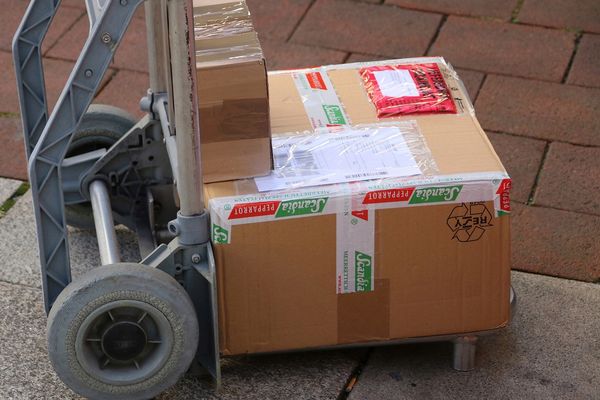 Zasady wysyłki paczek za granicę - co warto wiedzieć?
